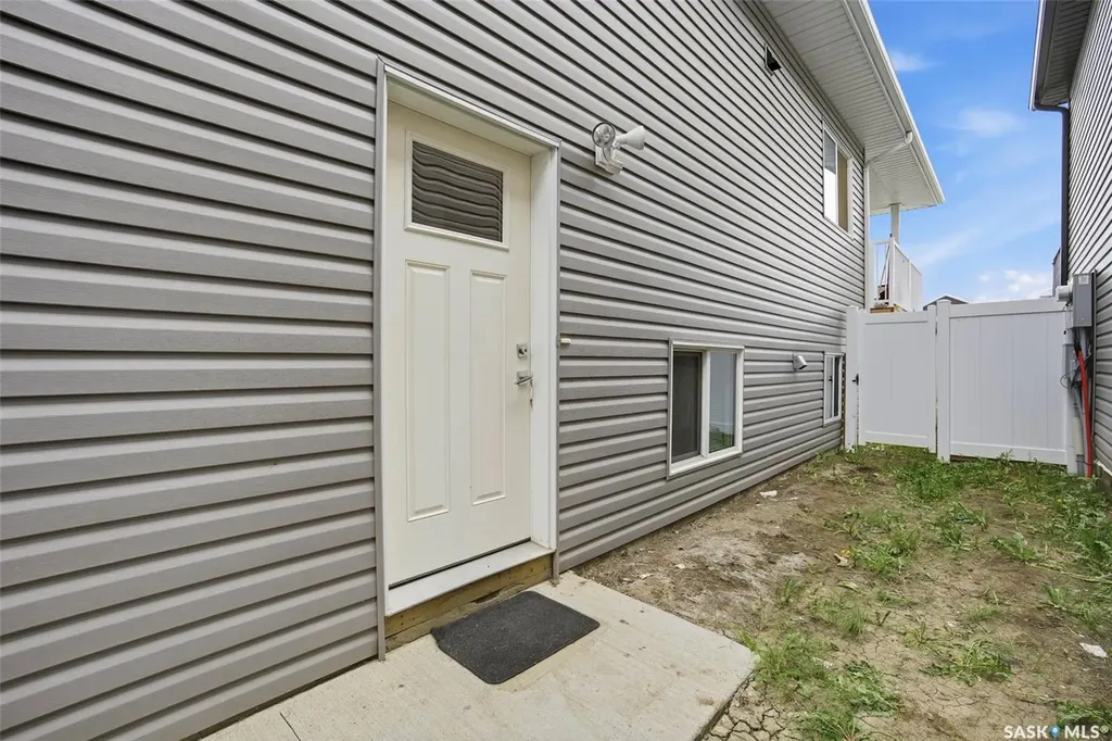 434 Mcarthur Crescent Saskatoon SK S7L 6Y3