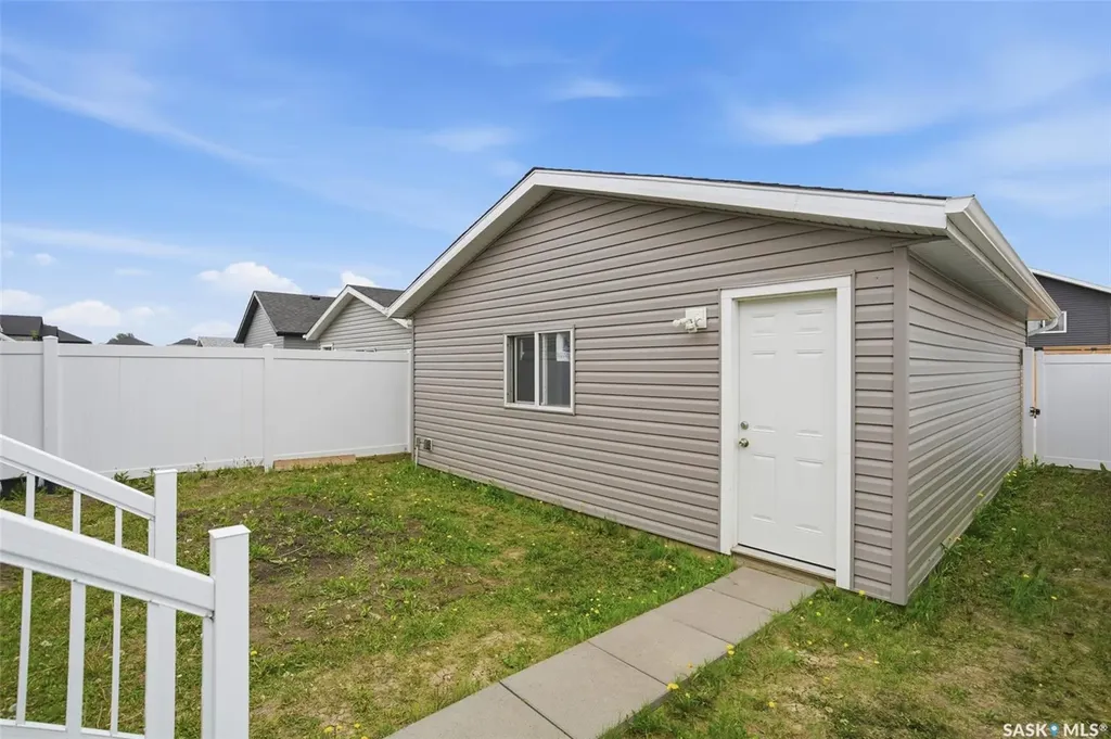 434 Mcarthur Crescent Saskatoon SK S7L 6Y3