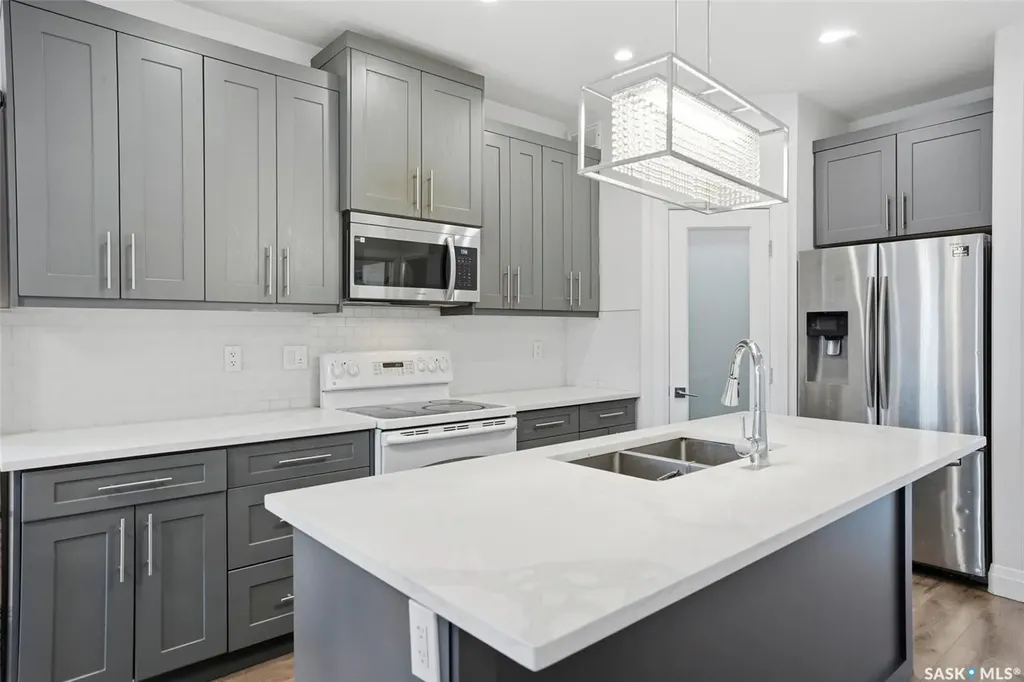 434 Mcarthur Crescent Saskatoon SK S7L 6Y3