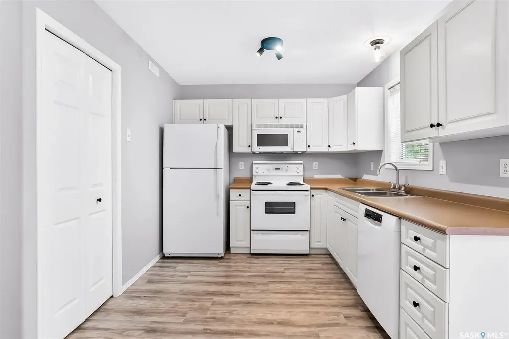 102 Pawlychenko Lane Saskatoon SK S7V 1G9