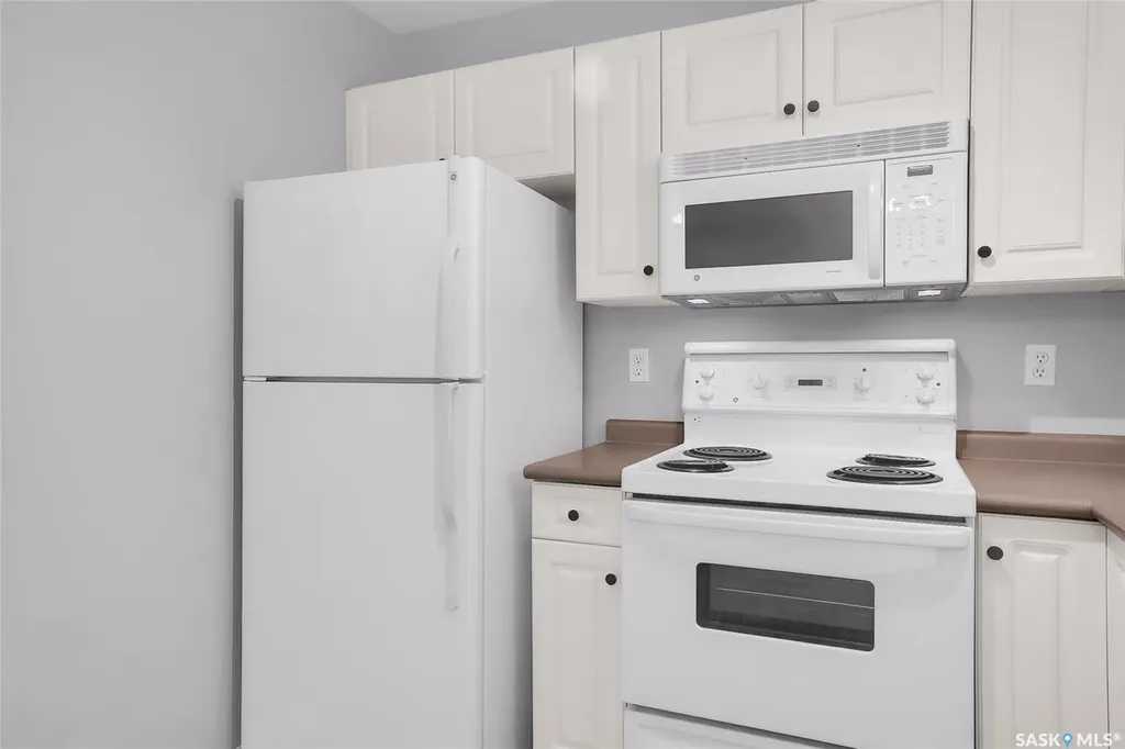 102 Pawlychenko Lane Saskatoon SK S7V 1G9