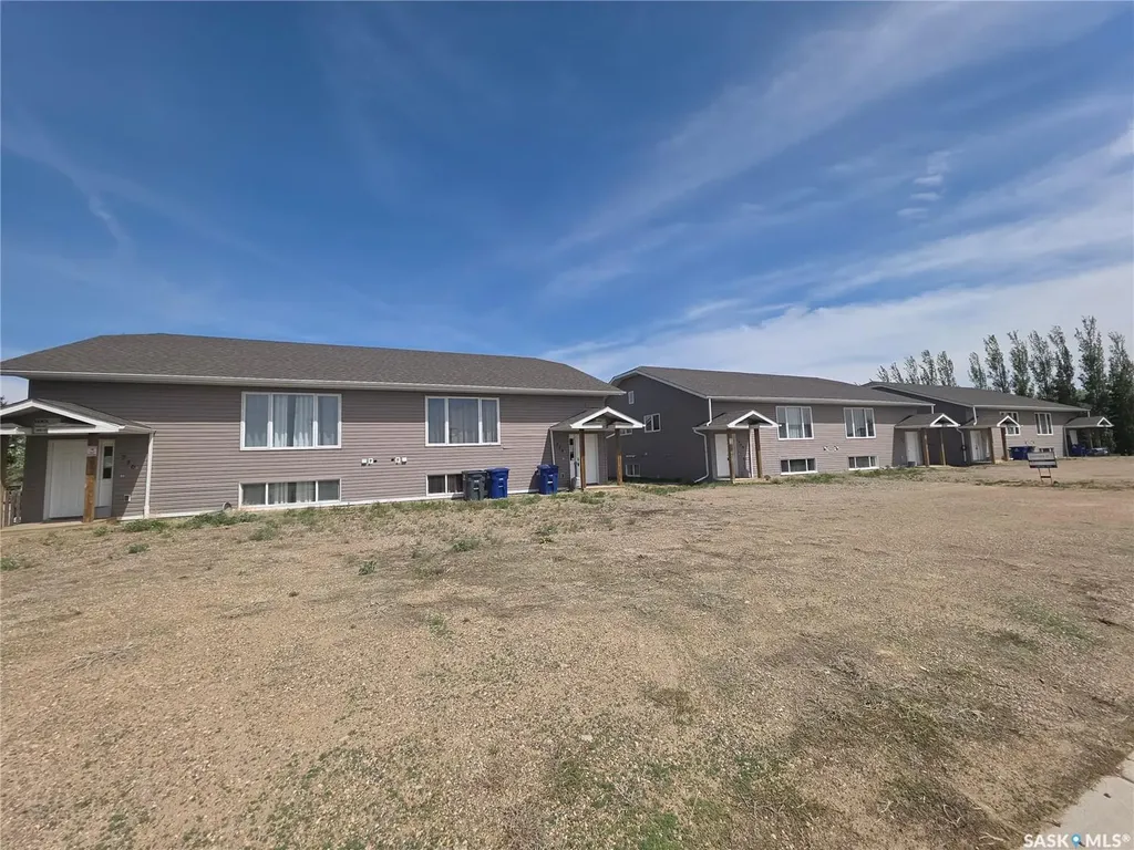 712 713 714 716 Columbia Avenue Kerrobert SK S0L 1R0