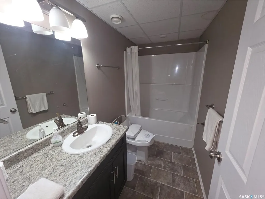 712 713 714 716 Columbia Avenue Kerrobert SK S0L 1R0