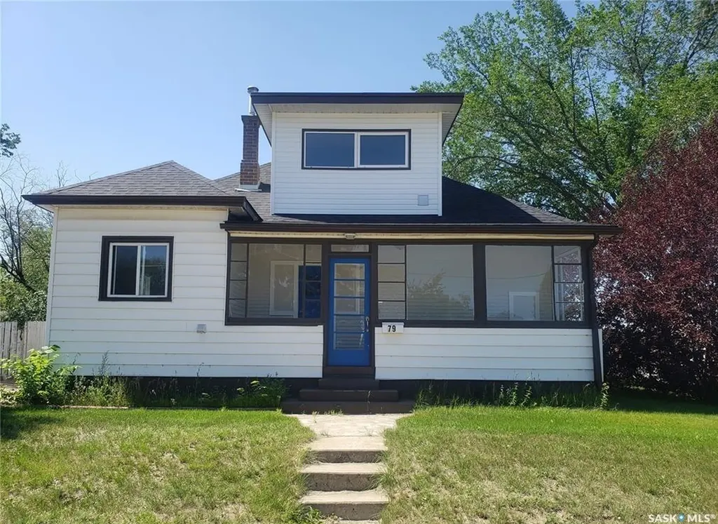 79 Coteau Street E Moose Jaw SK S6H 4T4