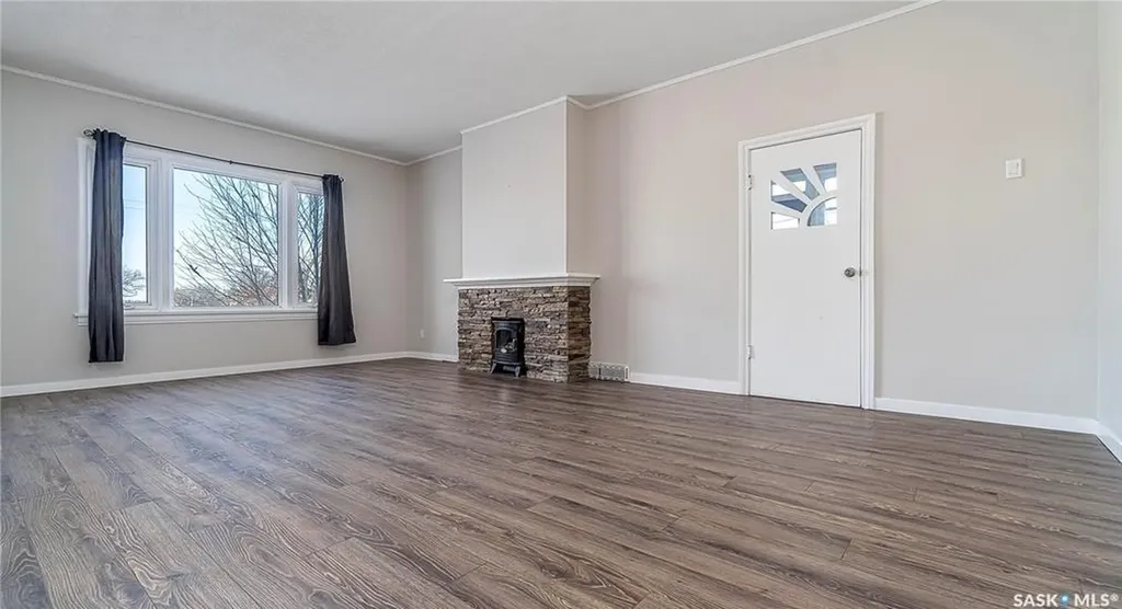 79 Coteau Street E Moose Jaw SK S6H 4T4