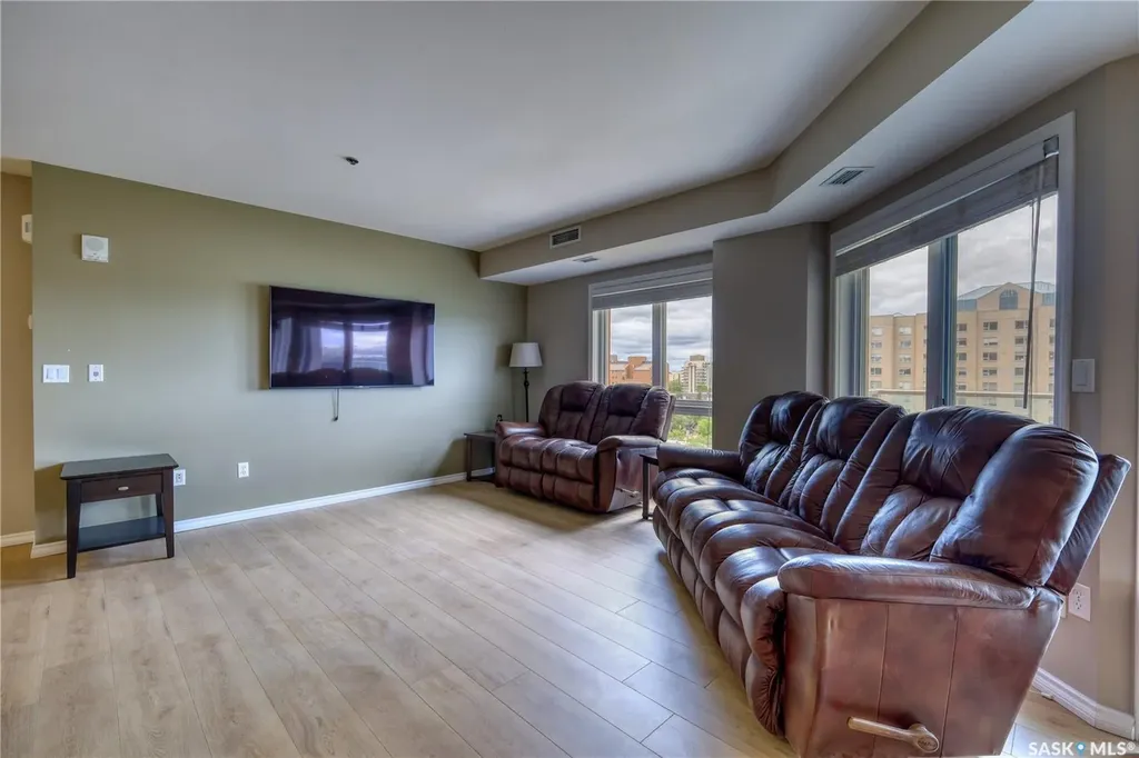 902 Spadina Crescent E Saskatoon SK S7K 0G8