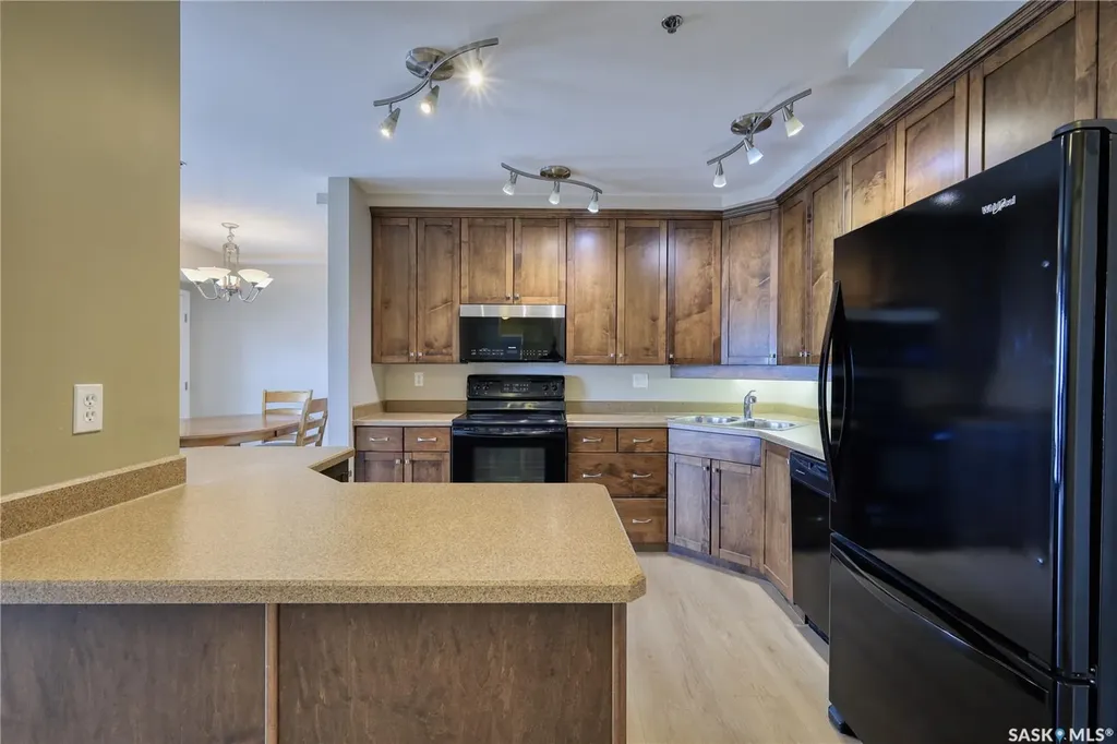 902 Spadina Crescent E Saskatoon SK S7K 0G8