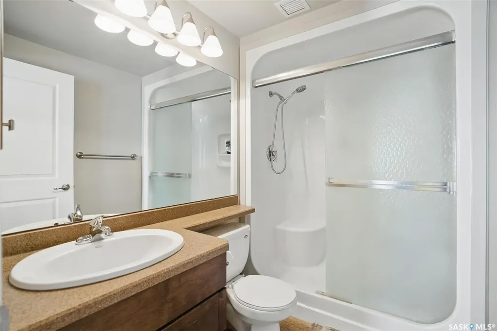 902 Spadina Crescent E Saskatoon SK S7K 0G8