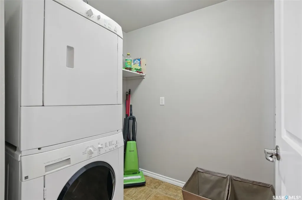 902 Spadina Crescent E Saskatoon SK S7K 0G8