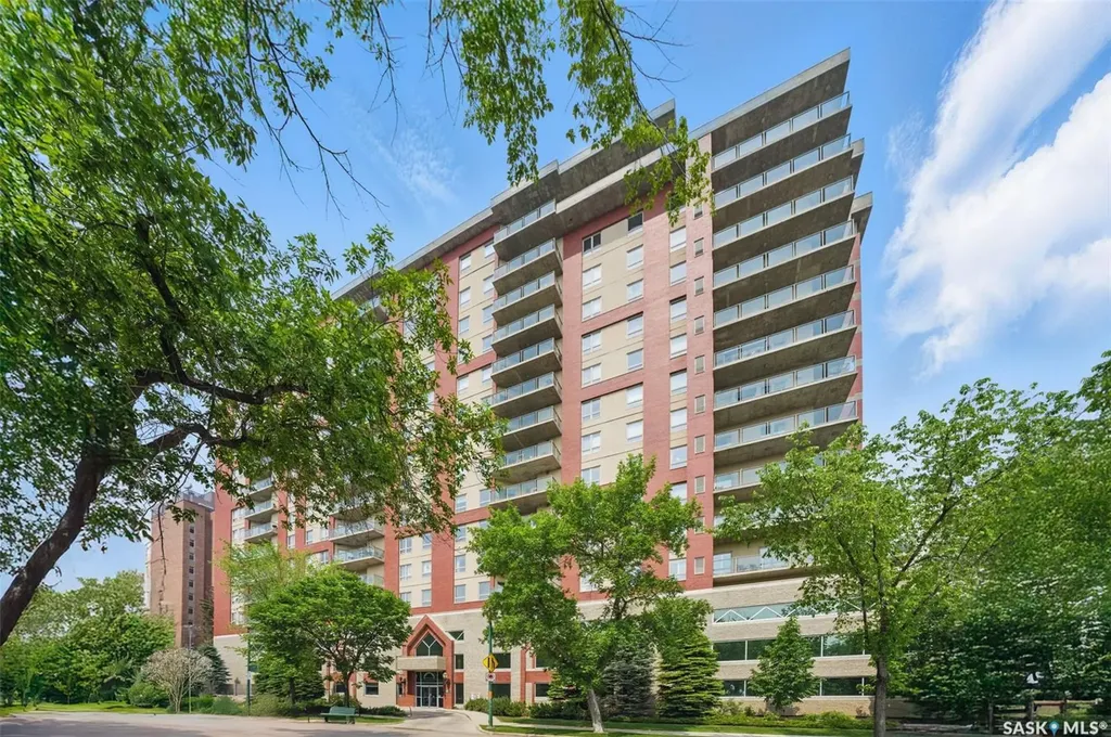 902 Spadina Crescent E Saskatoon SK S7K 0G8