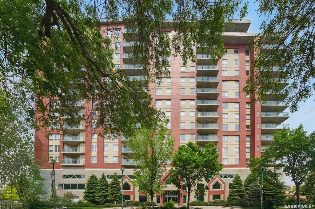 902 Spadina Crescent E Saskatoon SK S7K 0G8