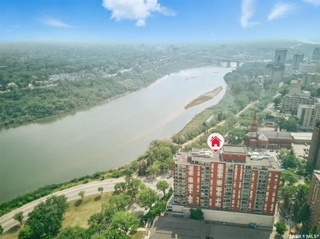 902 Spadina Crescent E Saskatoon SK S7K 0G8