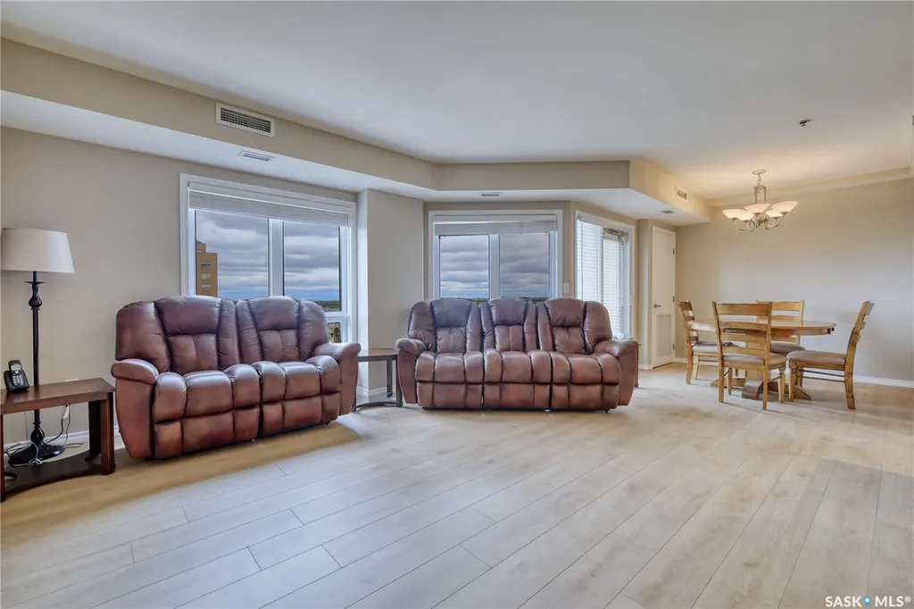 902 Spadina Crescent E Saskatoon SK S7K 0G8