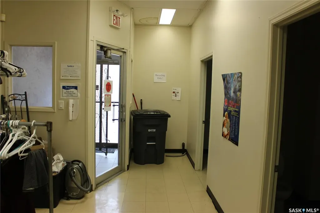 432 Main Street Moose Jaw SK S6H 3K2