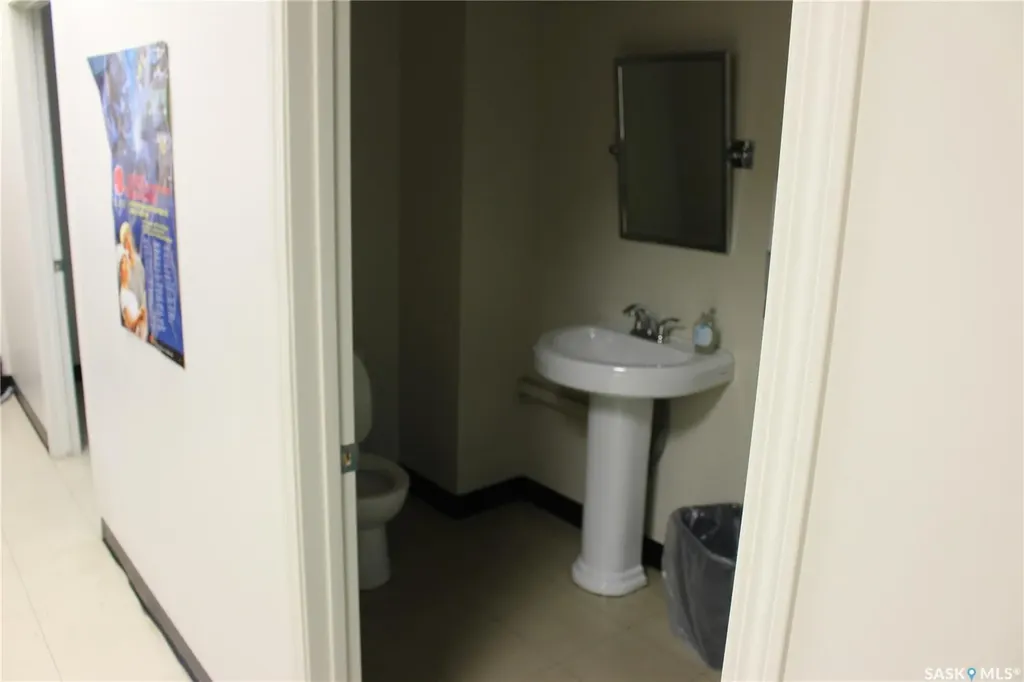 432 Main Street Moose Jaw SK S6H 3K2