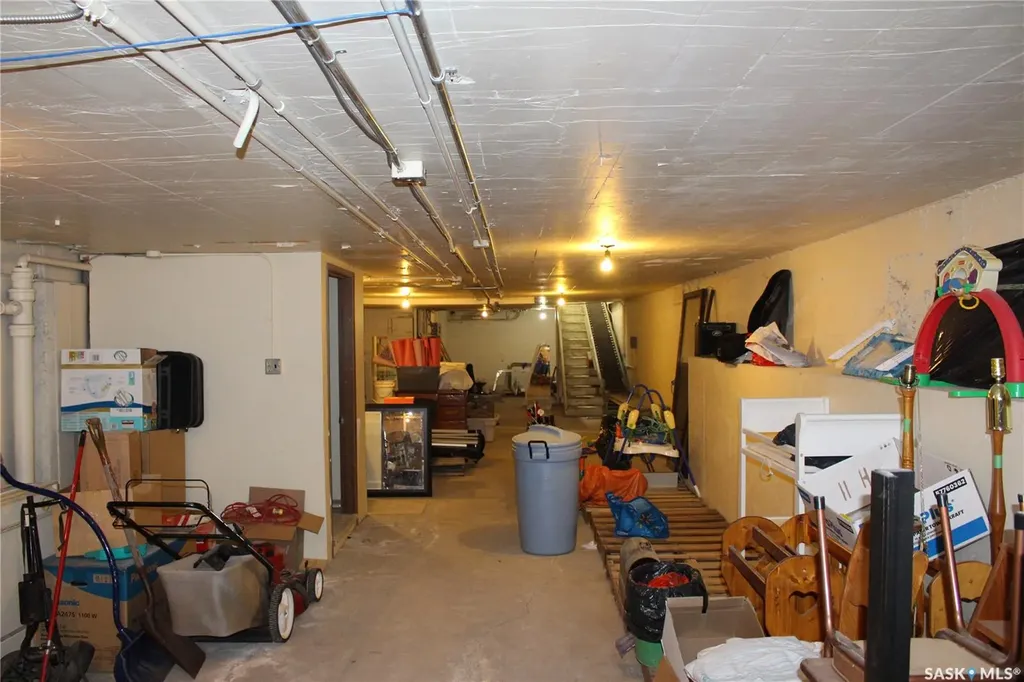 432 Main Street Moose Jaw SK S6H 3K2