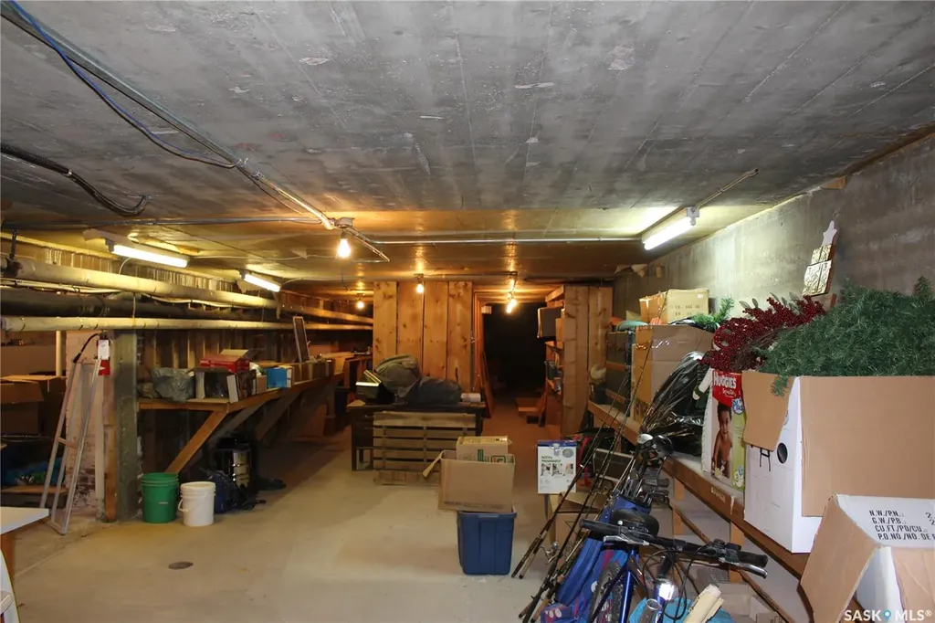 432 Main Street Moose Jaw SK S6H 3K2