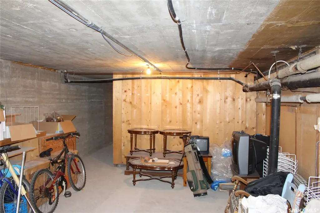 432 Main Street Moose Jaw SK S6H 3K2