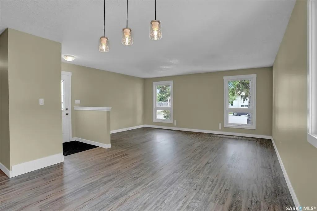 30 Shore Bay Regina SK S4R 7H6