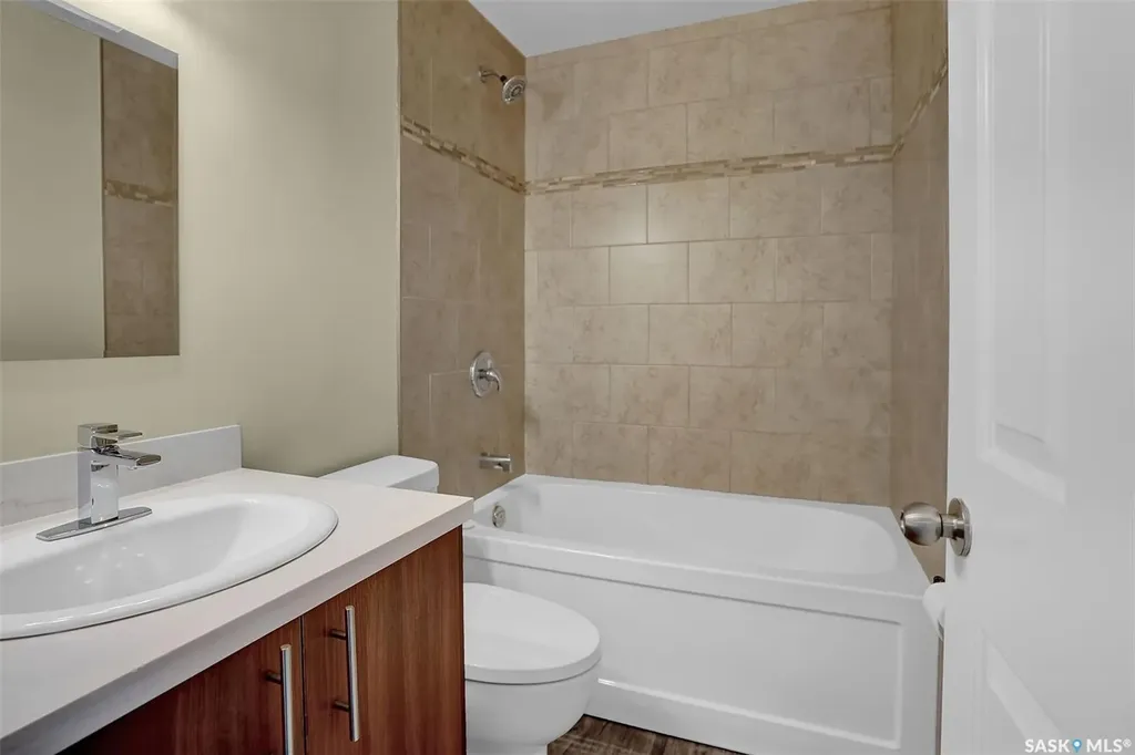 30 Shore Bay Regina SK S4R 7H6