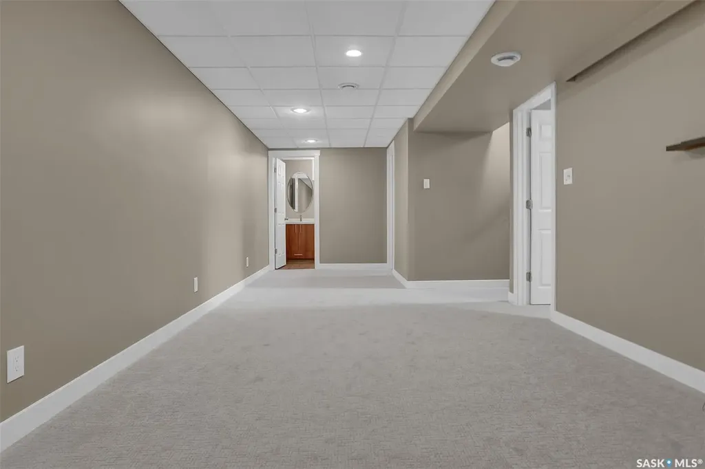 30 Shore Bay Regina SK S4R 7H6