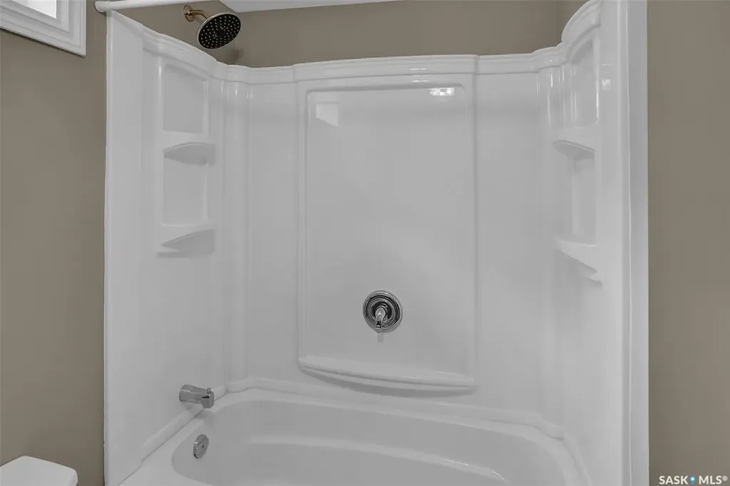 30 Shore Bay Regina SK S4R 7H6
