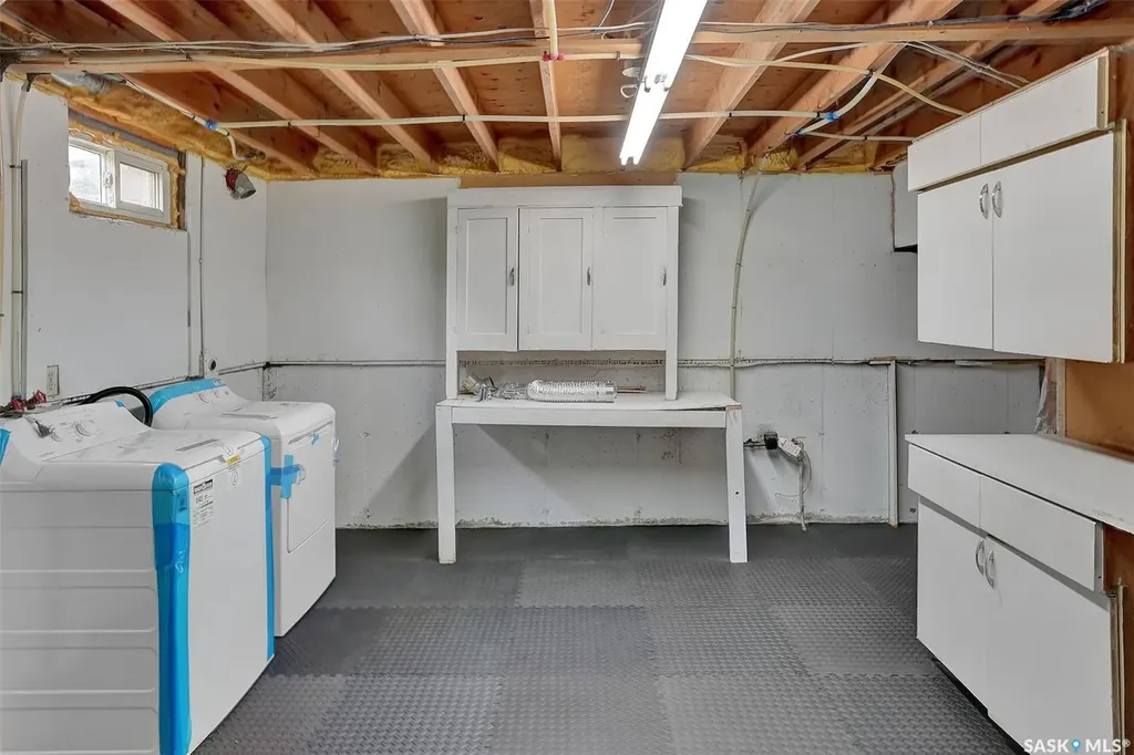 30 Shore Bay Regina SK S4R 7H6