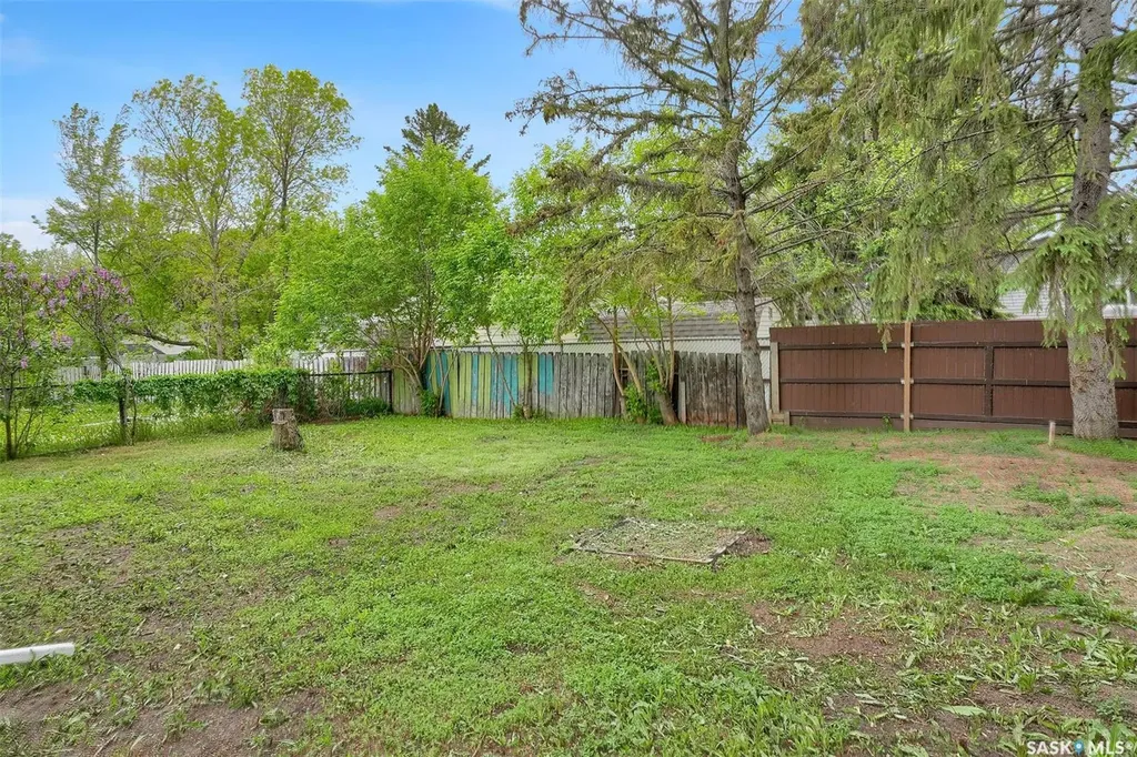 30 Shore Bay Regina SK S4R 7H6