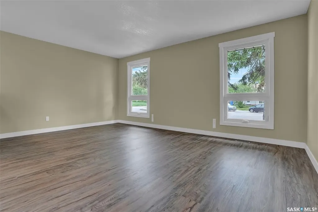 30 Shore Bay Regina SK S4R 7H6
