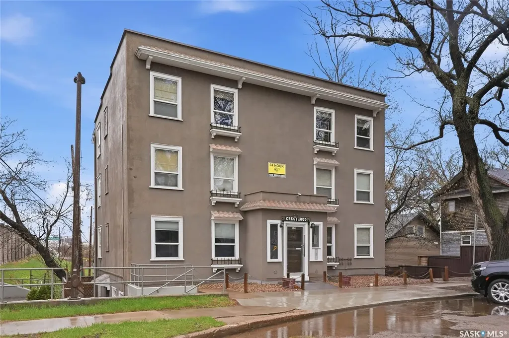 129 11th Street E Saskatoon SK S7N 0E4
