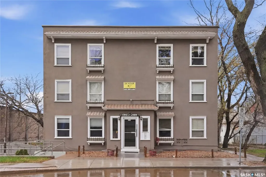 129 11th Street E Saskatoon SK S7N 0E4