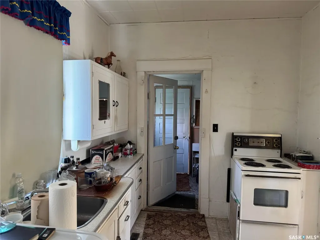218 Main Street Mossbank SK S0H 3G0