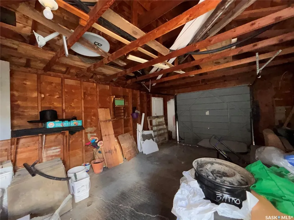 216 4th Avenue W Kindersley SK S0L 1S0