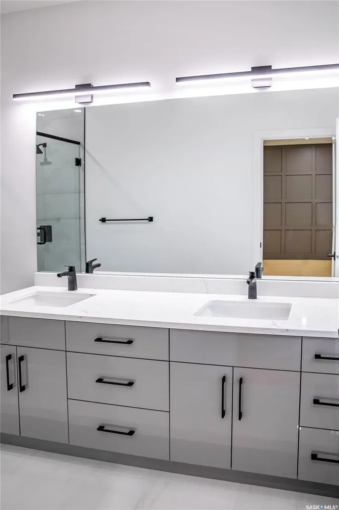 430 Nazarali Manor Saskatoon SK S7H 0W2