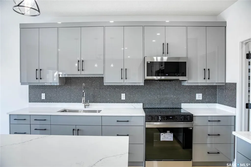 430 Nazarali Manor Saskatoon SK S7H 0W2