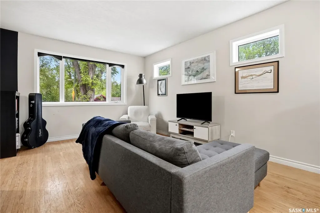 3229 15th Avenue Regina SK S4T 1T1
