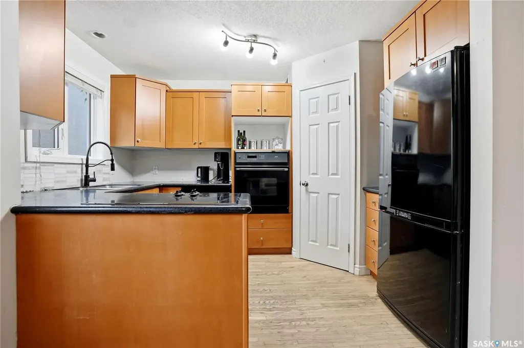 3229 15th Avenue Regina SK S4T 1T1