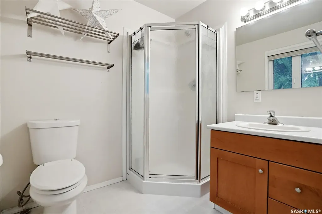 3229 15th Avenue Regina SK S4T 1T1