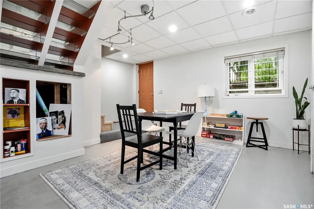 3229 15th Avenue Regina SK S4T 1T1