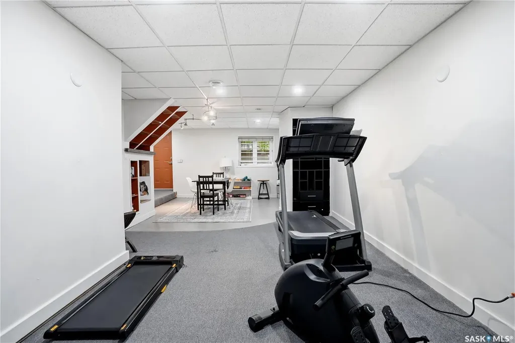 3229 15th Avenue Regina SK S4T 1T1
