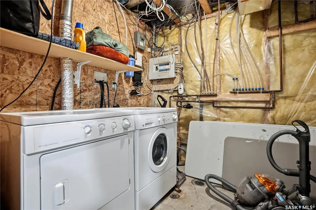 3229 15th Avenue Regina SK S4T 1T1