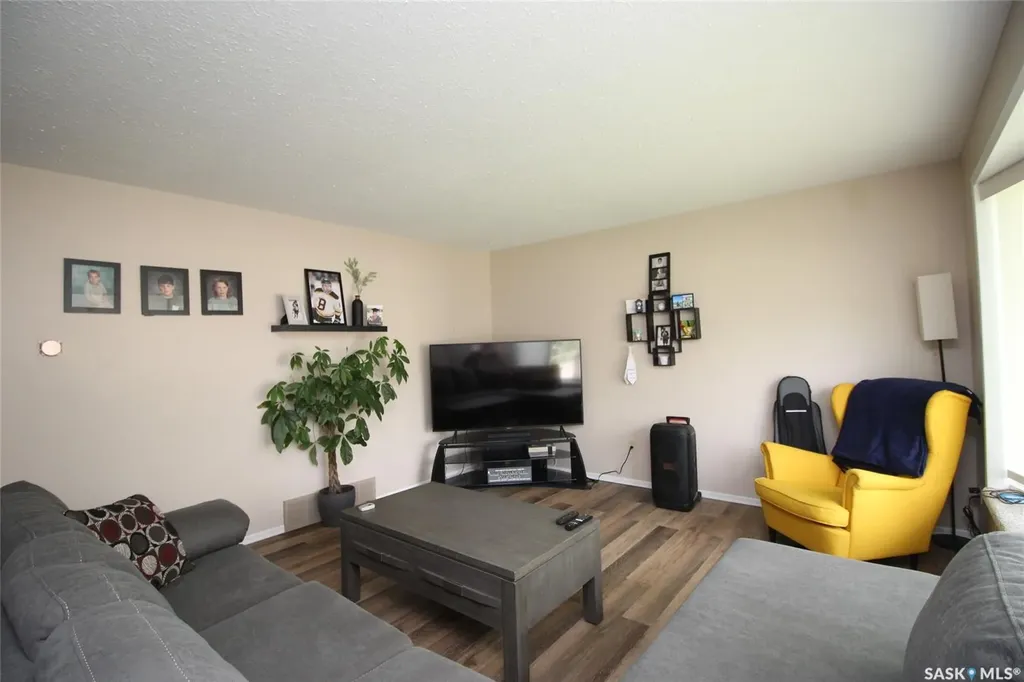 622 9th Street W Shaunavon SK S0N 2M0