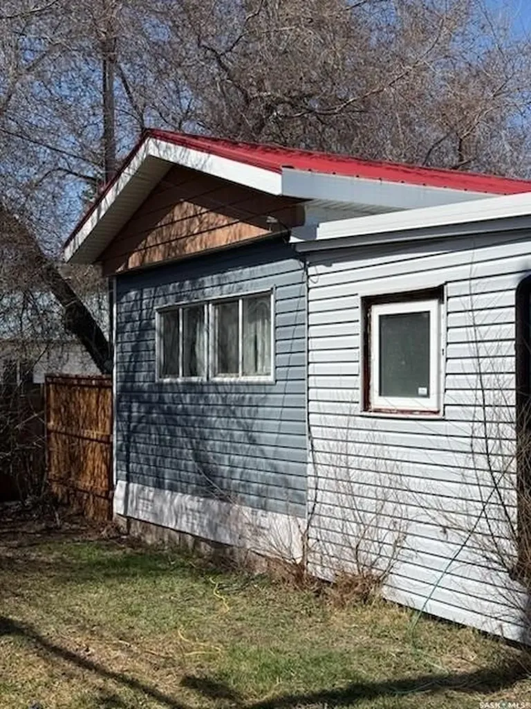 351 30th Street Battleford SK S0M 0E0