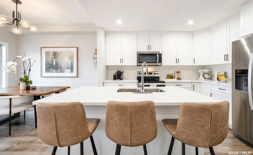 525 Mahabir Lane Saskatoon SK S7W 1G1