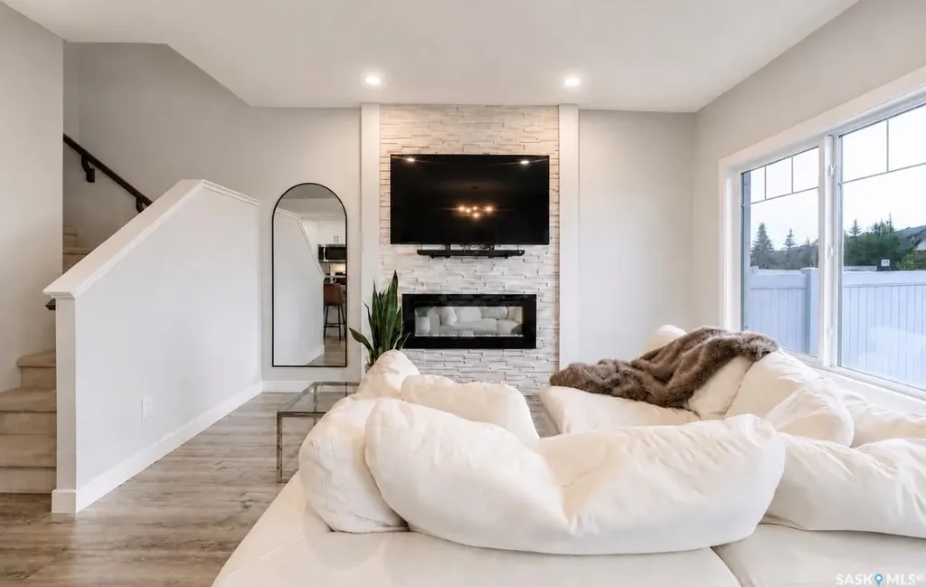 525 Mahabir Lane Saskatoon SK S7W 1G1