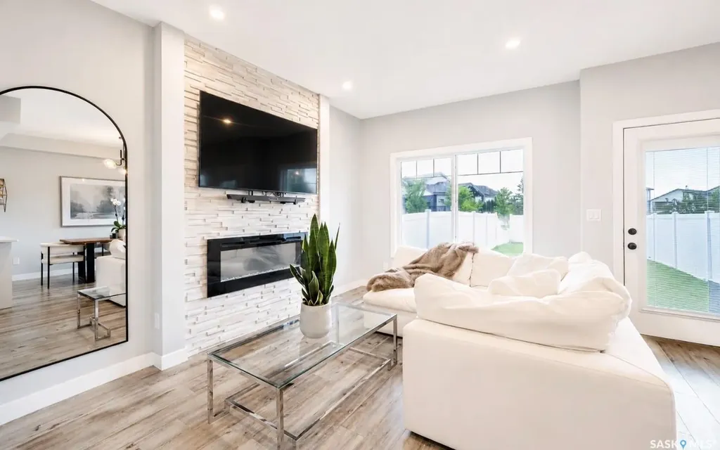 525 Mahabir Lane Saskatoon SK S7W 1G1