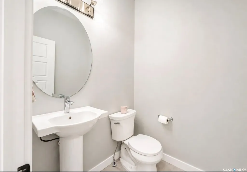 525 Mahabir Lane Saskatoon SK S7W 1G1