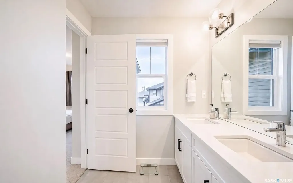 525 Mahabir Lane Saskatoon SK S7W 1G1