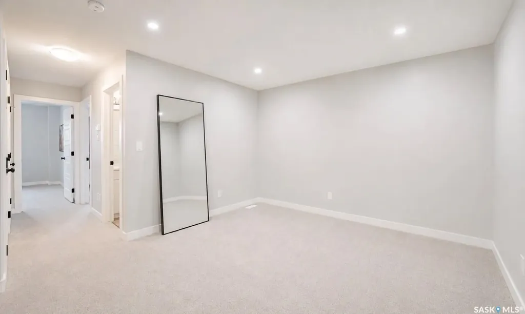 525 Mahabir Lane Saskatoon SK S7W 1G1