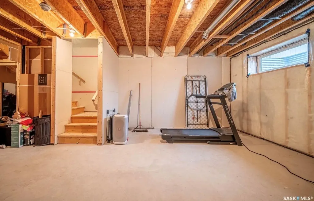 525 Mahabir Lane Saskatoon SK S7W 1G1